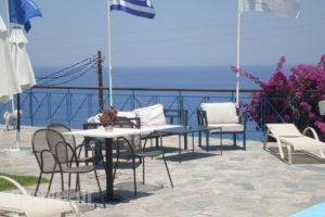 Karras Star Hotel_best deals_Hotel_Aegean Islands_Ikaria_Raches