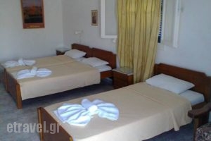 Zannes Studios_travel_packages_in_Cyclades Islands_Sandorini_Perissa