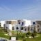 Plaza Beach Hotel_best deals_Hotel_Cyclades Islands_Naxos_Naxos chora