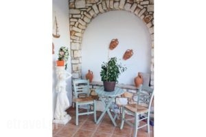 Holiday Home Piso Livadi With Sea View_travel_packages_in_Cyclades Islands_Paros_Paros Chora