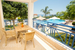 Colonides Beach Hotel_best deals_Hotel_Peloponesse_Messinia_Vounaria